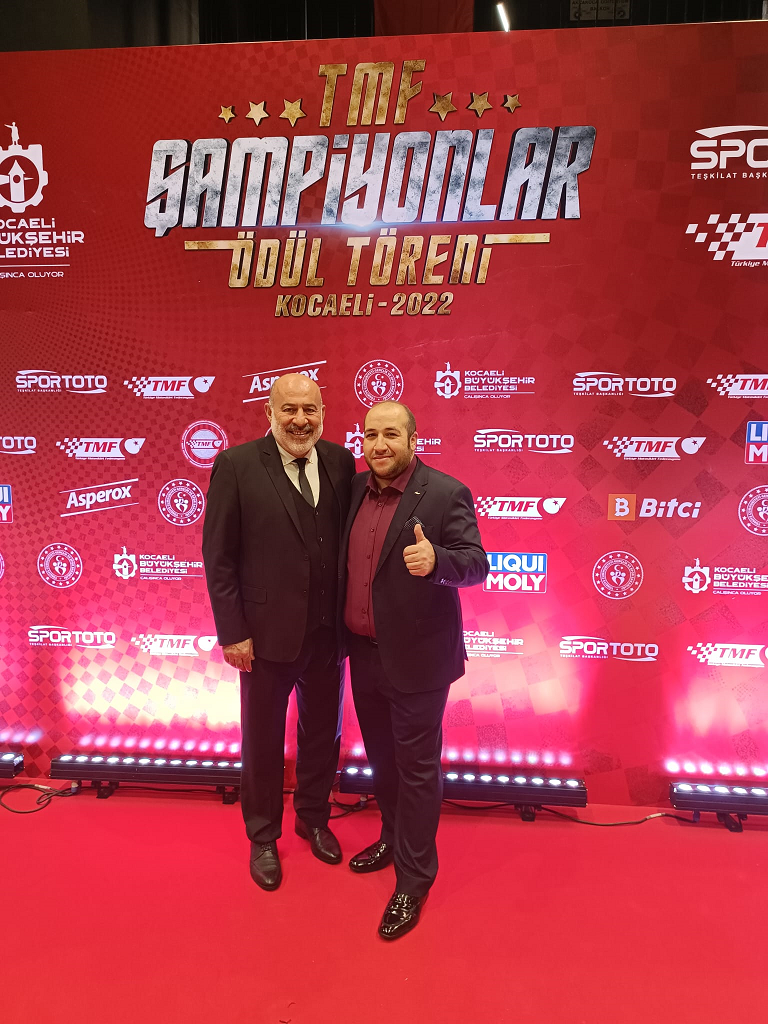Hasan Akkaya ödüle layık görüldü